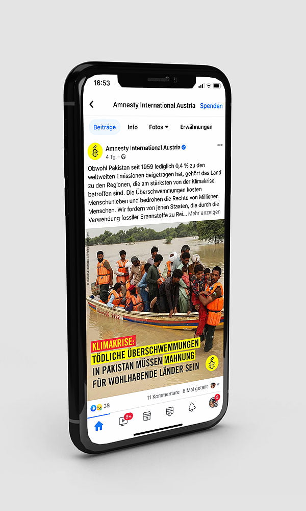 Facebook Beitrag Überschwemmungen in Pakistan: Ansicht auf einem Smartphone