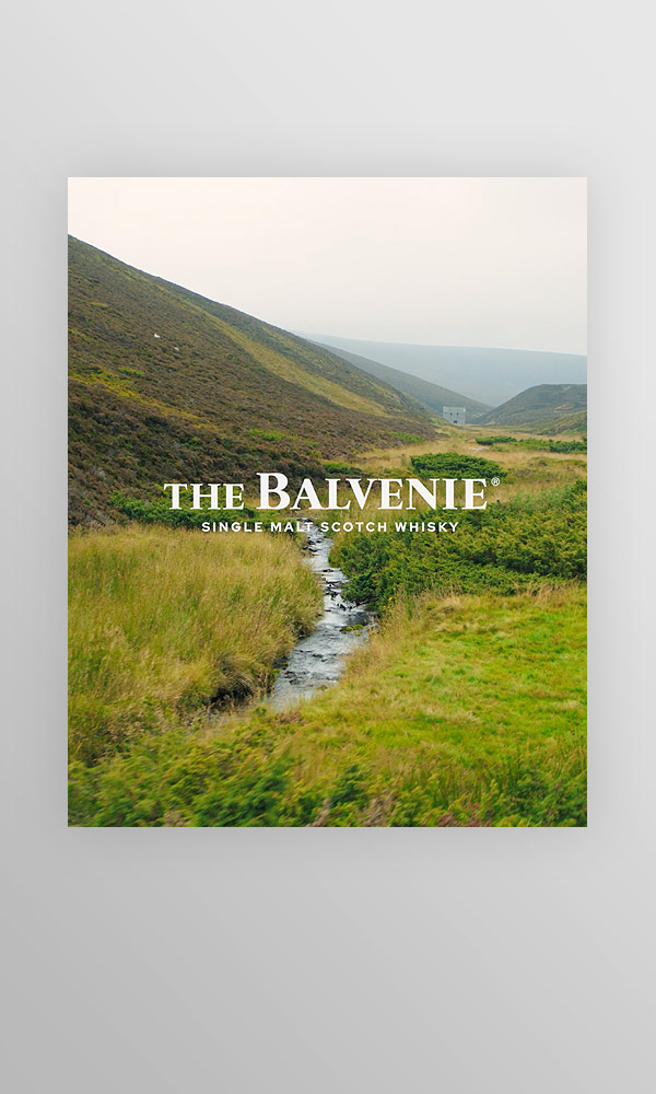 Ausschnitt aus Reel, Wiese mit Bach, Schrift the balvenie, single malt scotch whisky