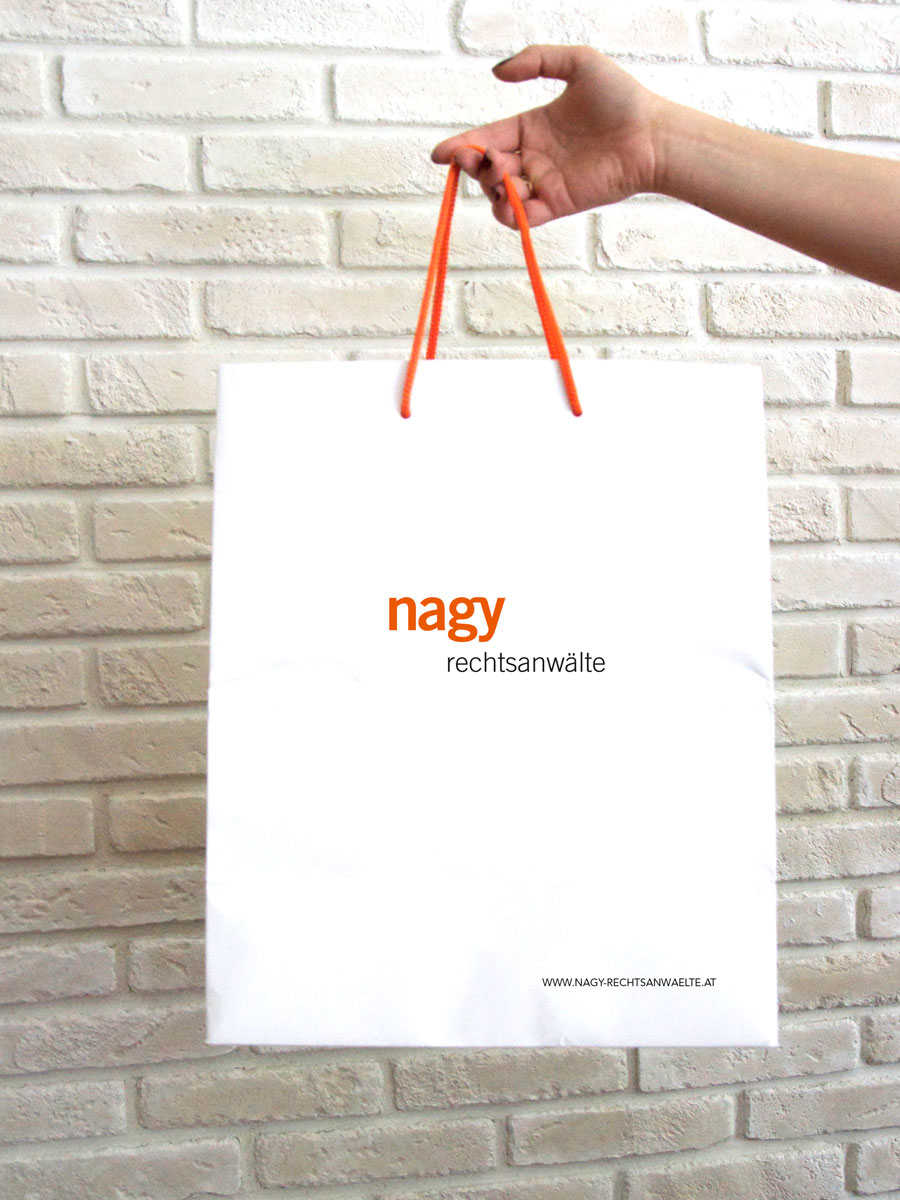 Papiertragetasche weiß Nagy Rechsanwälte