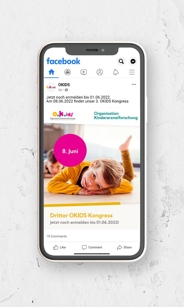 Smartphone Ansicht Facebook Posting Kongress okids