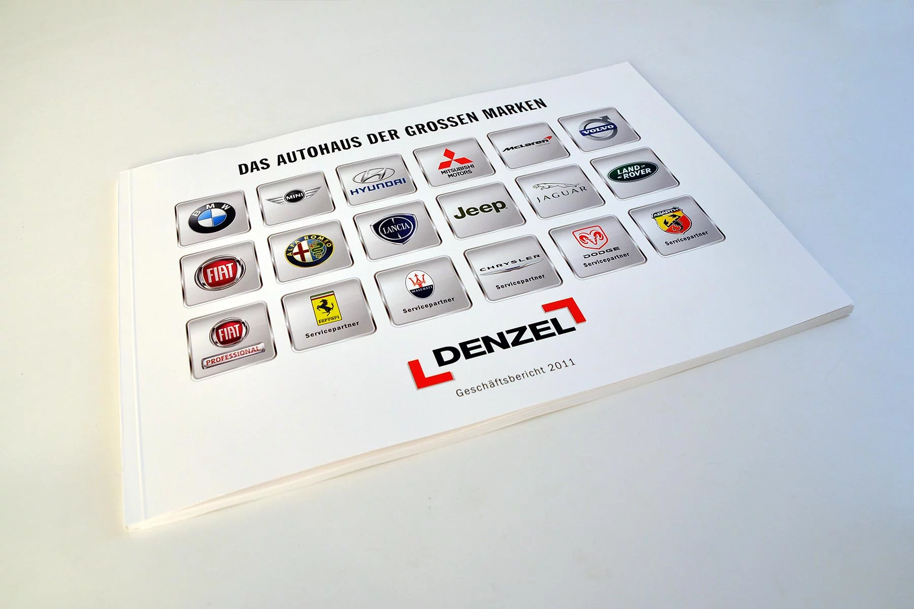 Cover des Geschäftberichts 2011