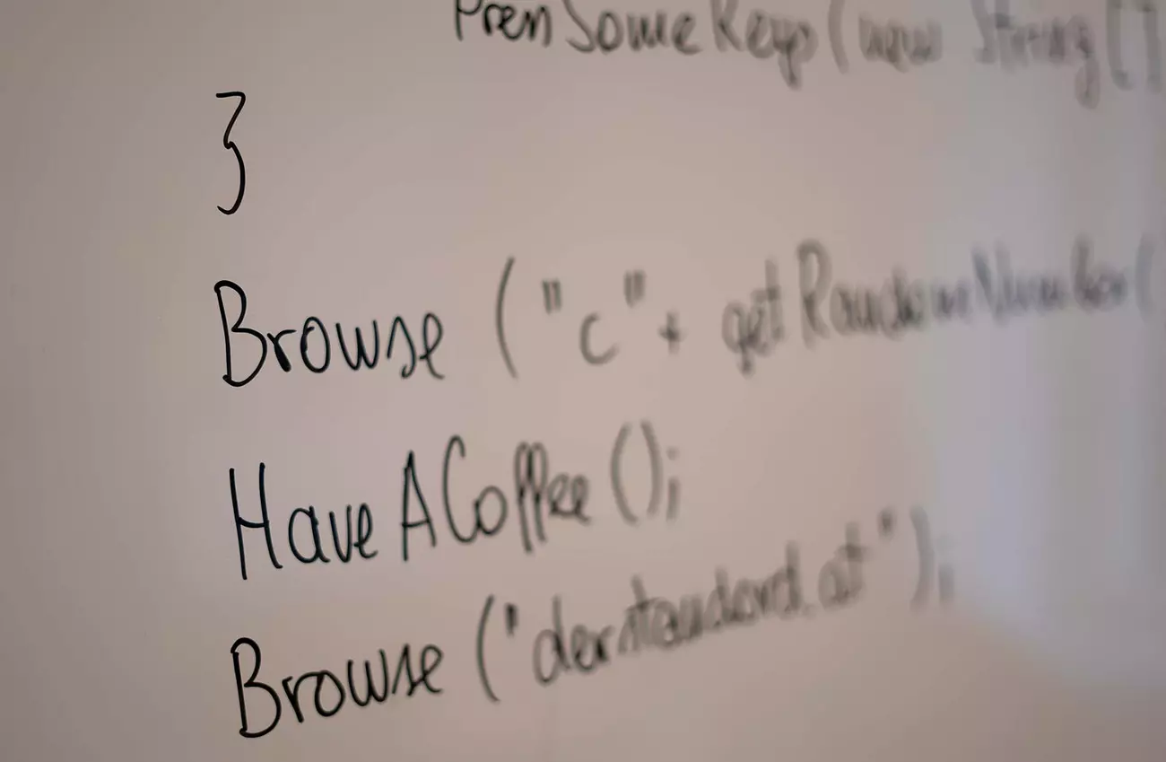 Whiteboard mit Pseudo Code 